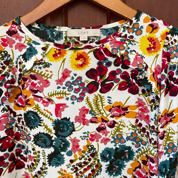 LIGHT AND FLOWERY — Blouse - Picture 9 of 9